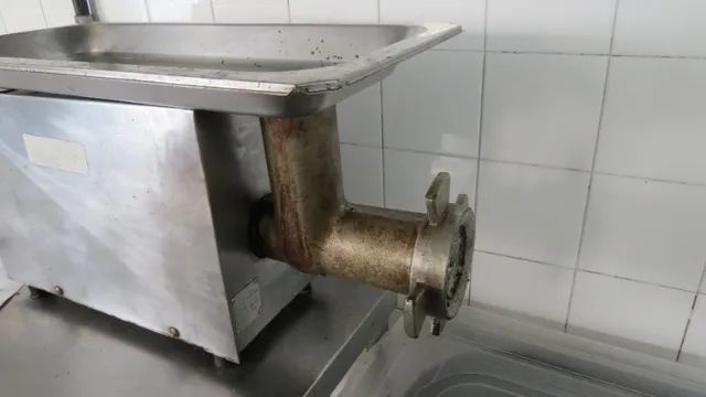 Moedor e picador de carne marca Caf  110v/220v 