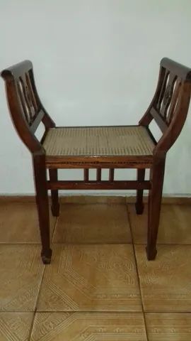 Cadeira antiga em palinha 