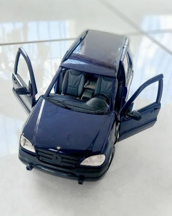 Mercedes-Benz Ml 320 1/18 - Maisto. - Foto 2