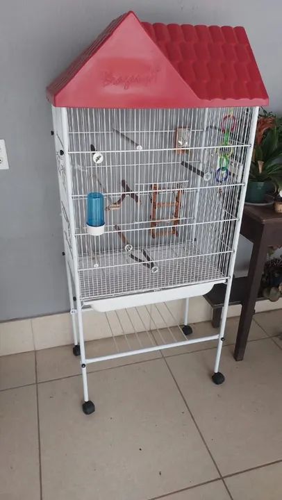 Viveiro Telhadinho com base e rodinhas muito novo