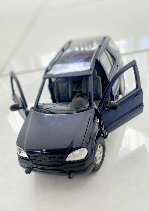 Mercedes-Benz Ml 320 1/18 - Maisto.