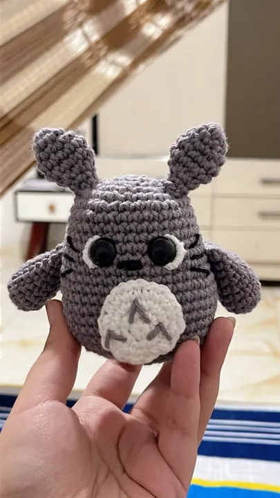 Mini Totoro de crochê