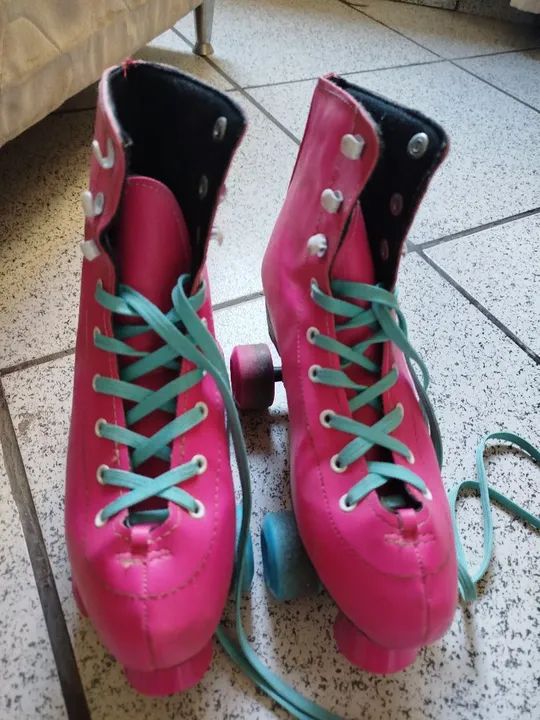 Patins Rosa com Rodinhas Coloridas