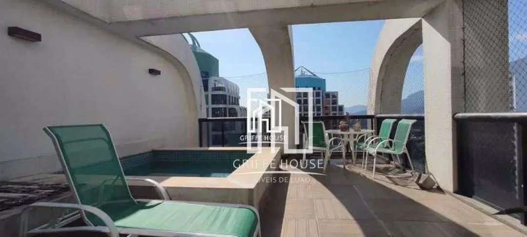 APARTAMENTO DUPLEX COM PISCINA - 3 SUÍTES- Á VENDA- MEDITERRÃNEO