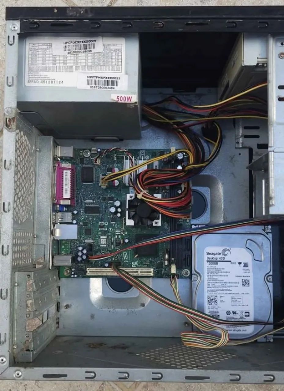 Vendo CPU no estado (com defeito) para RETIRADA de peças R$ 100 (Esse já é o menor preço) - Foto 2