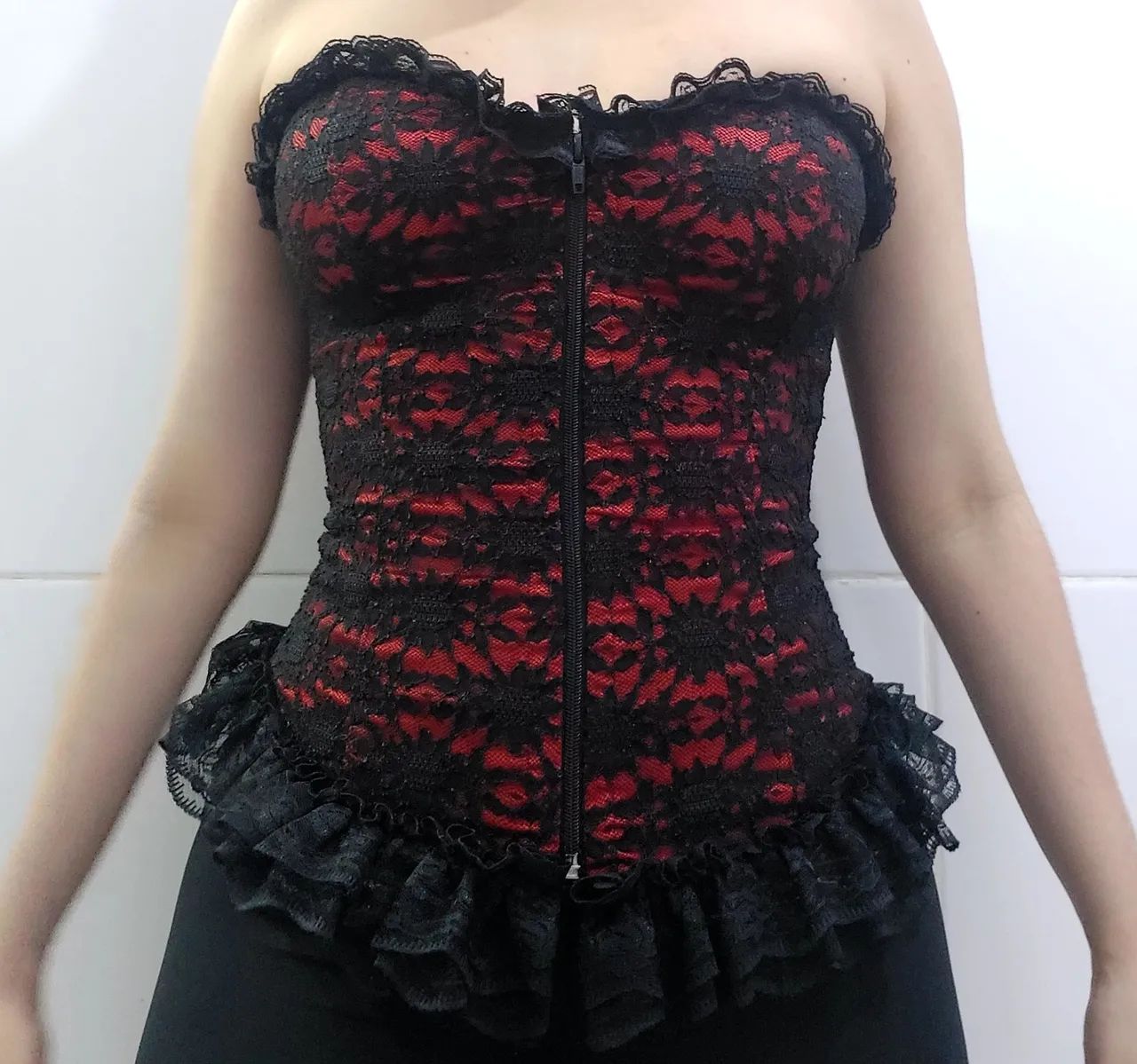 Corset vermelho e preto