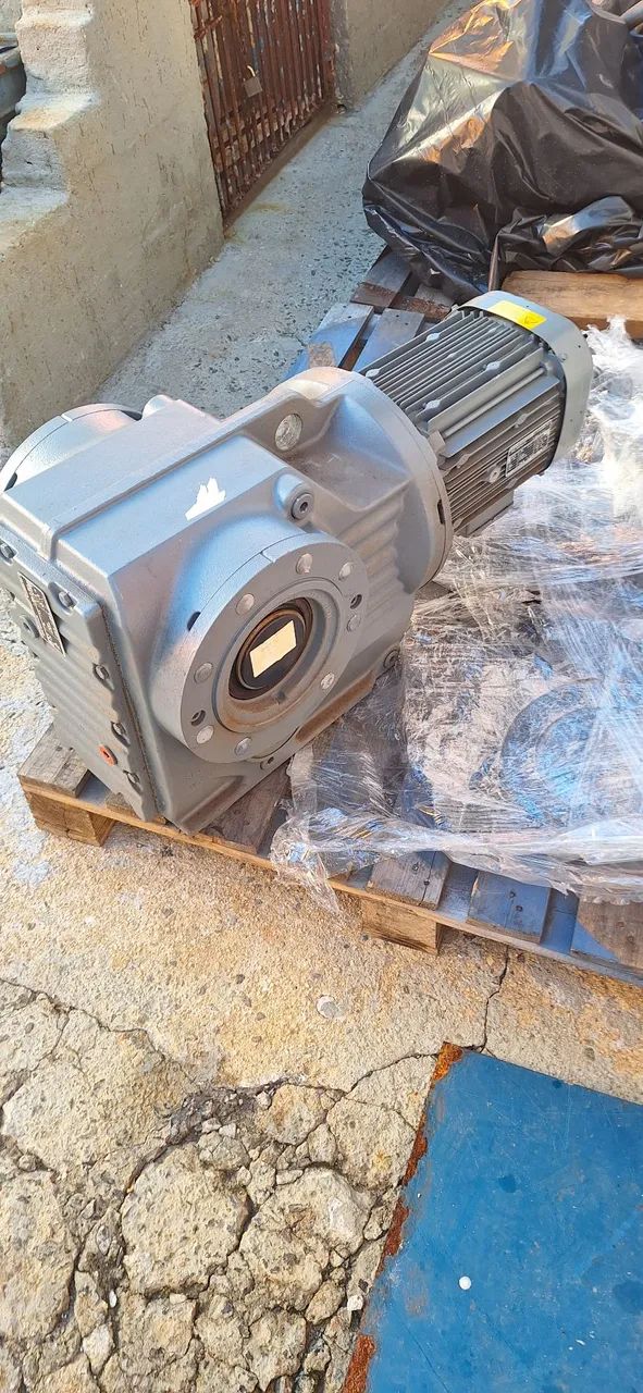 Motoredutor trifásico 4 cv redução 1/86. - Foto 2
