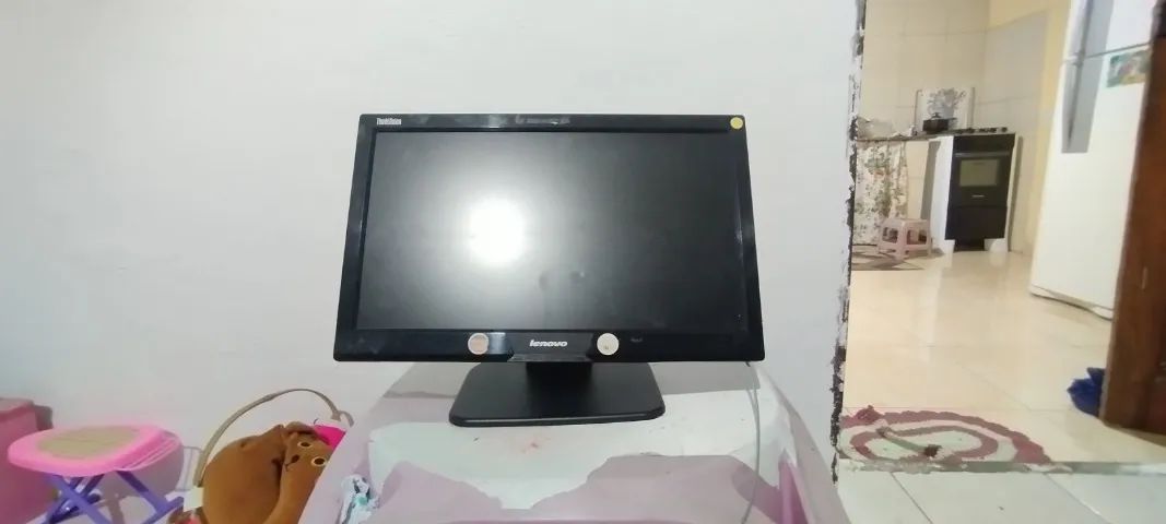 Monitor Lenovo 