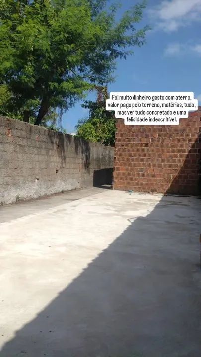 Terreno 6x12,5 já com encanação d'água, poste com energia, sistema de esgoto já instalado.