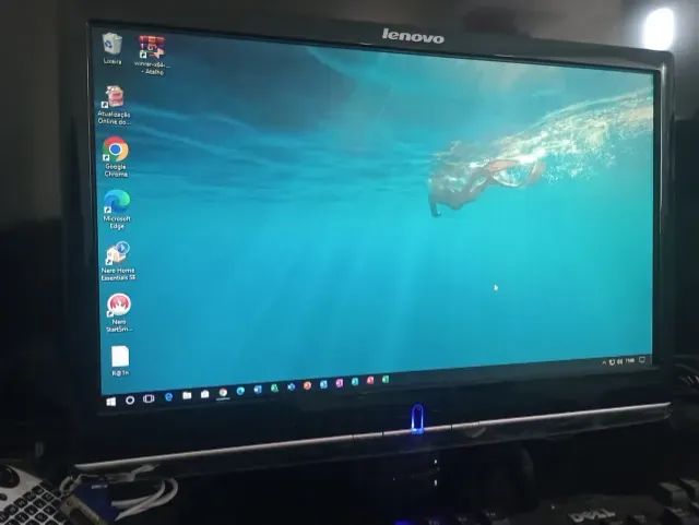 Monitor Lenovo 19 polegadas disponível