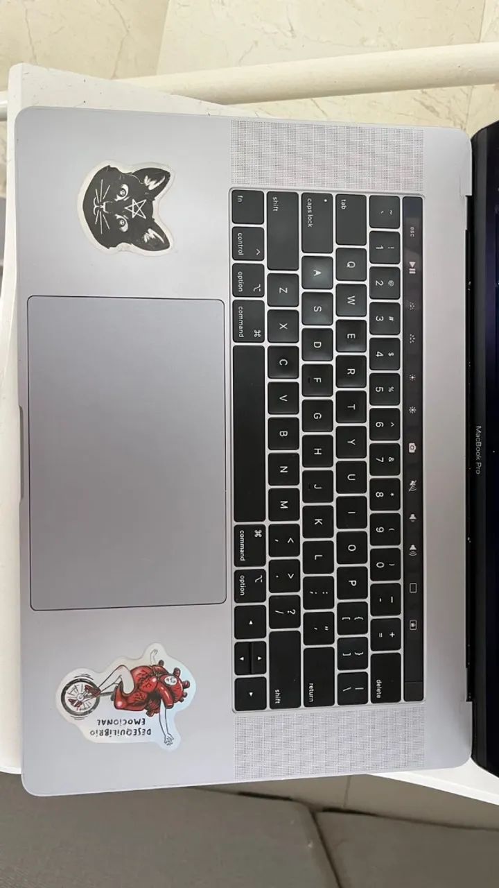 MacBook Pro 15インチ 2019 i9 512GB Apple MacBook Pro 2019 Intel Core i9 2.3GHz, 16GB, SSD 512GB