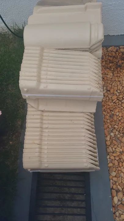 Vende-se telhas coloniais branca  - Foto 2