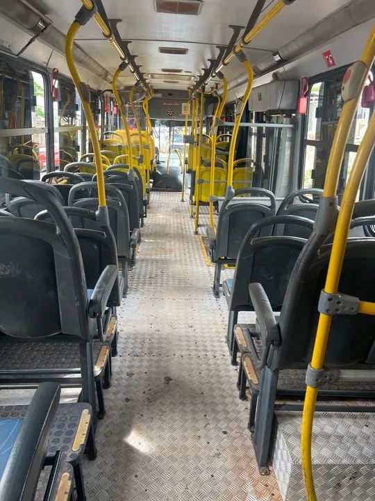 Ônibus  1721 ano 2013 Mercedes bens - Foto 7