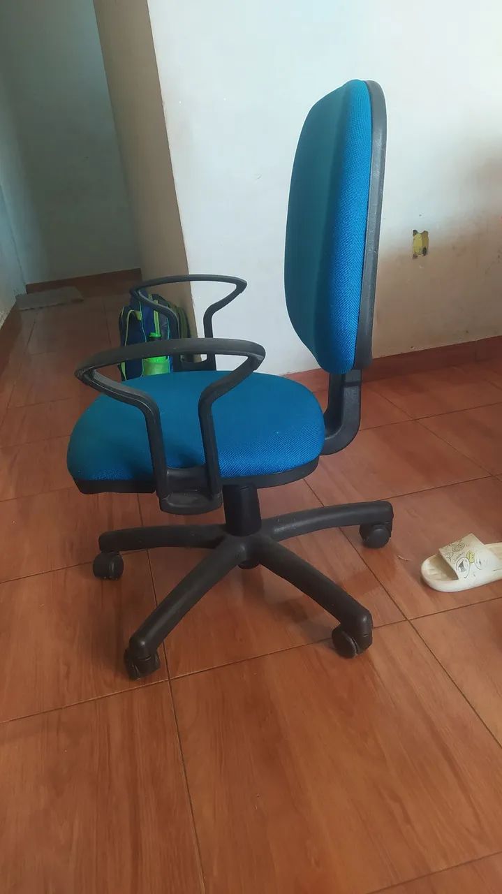 Cadeira de Escritório Ergonômica Azul 100reais - Foto 2