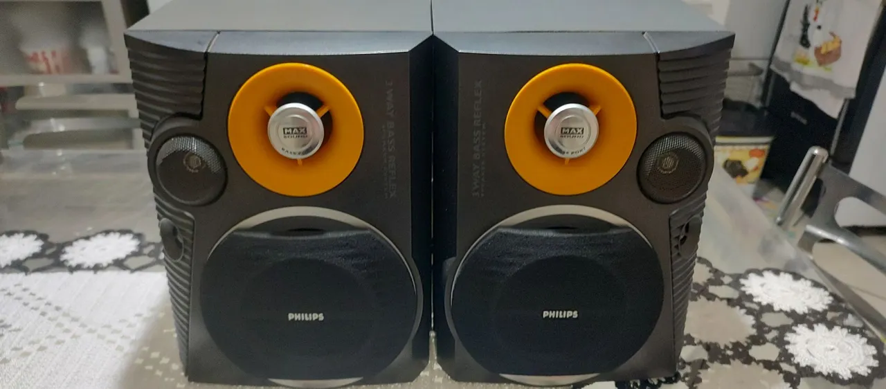 Par de caixas acústicas Philips modelo fw C505