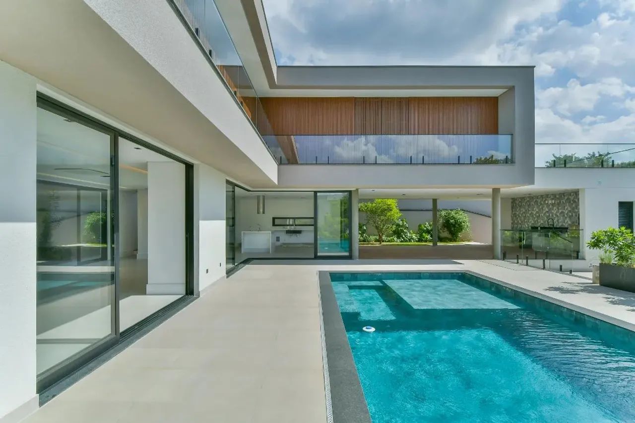 Casa no condomínio Genesis Il para venda com 4 quartos, sendo 4 suítes, 546m²