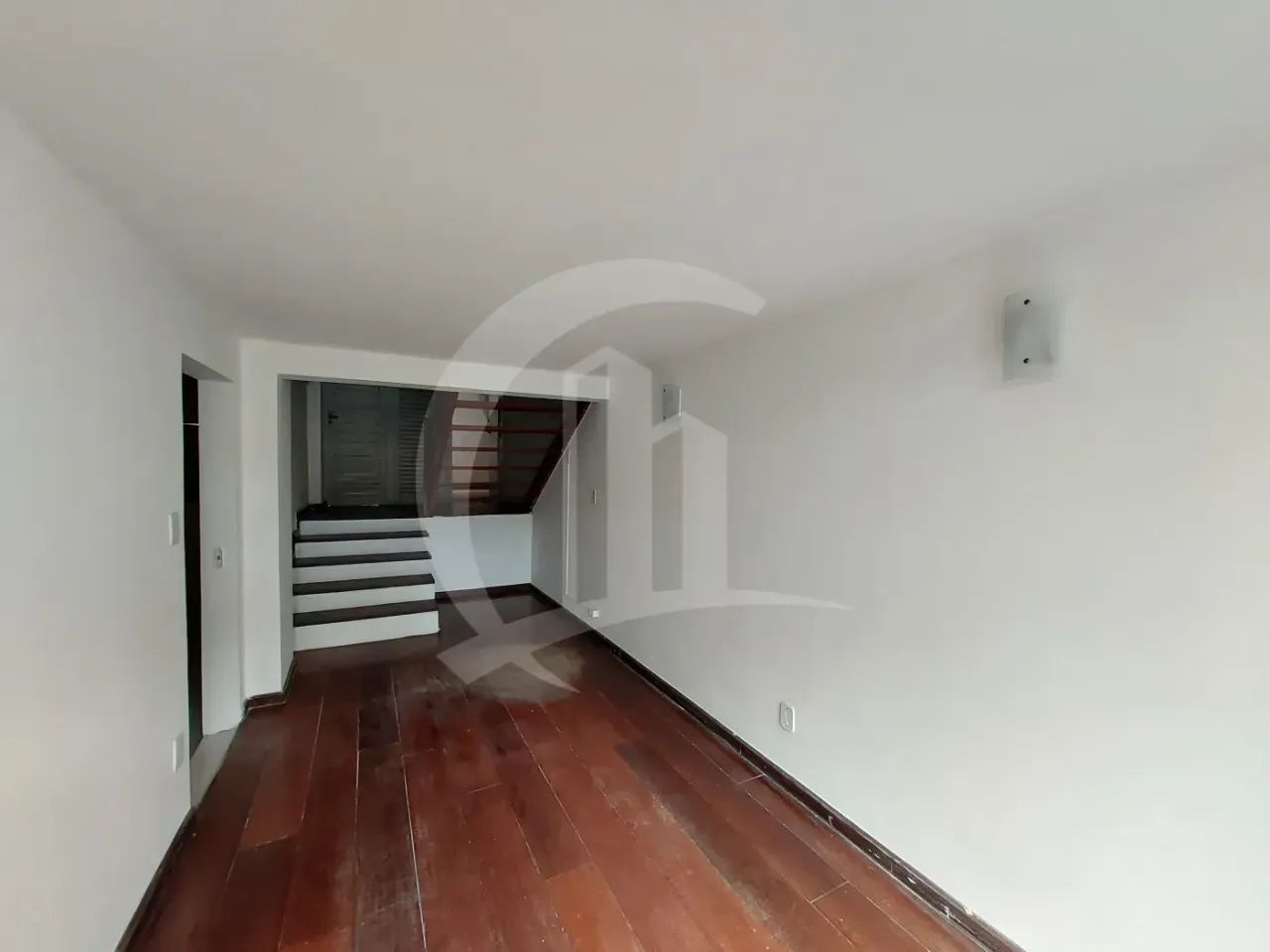 Casa Residencial ou Comercial de 350m² com 5 Quartos sendo 2 (Suítes) para Locação no Bair - Foto 4