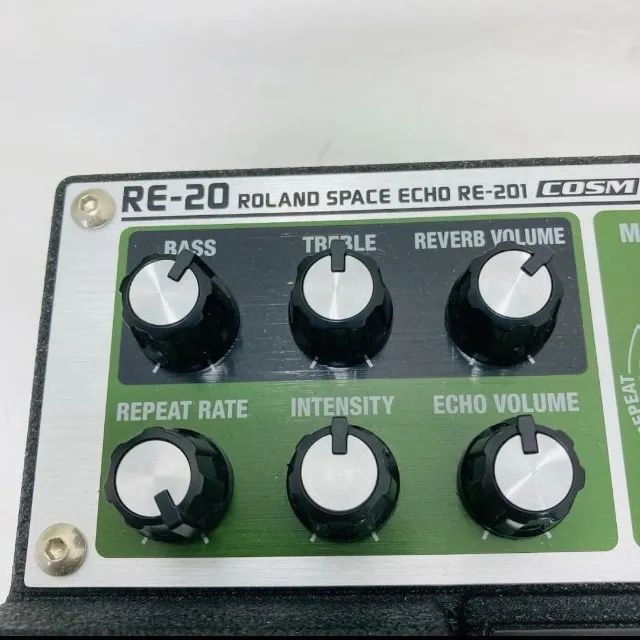 Pedaleira BOSS SPACE ECHO RE-20 - Instrumentos musicais