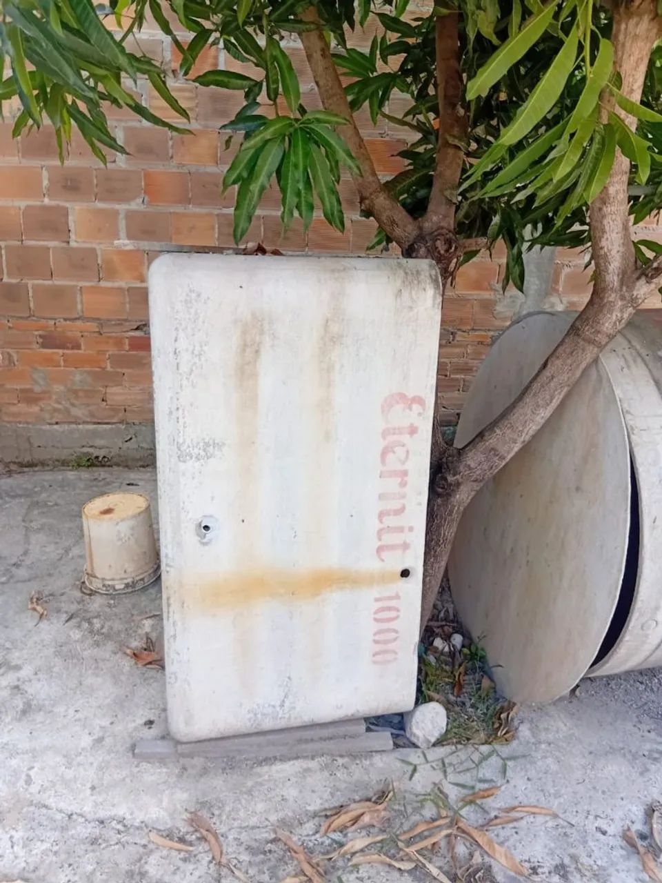 2 caixas d'água Eternit 1000l - Foto 4