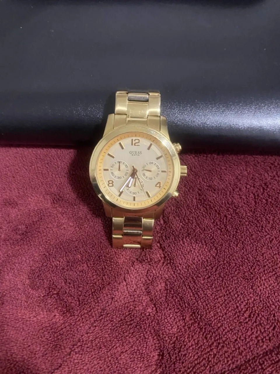 Relógio dourado feminino original Guess