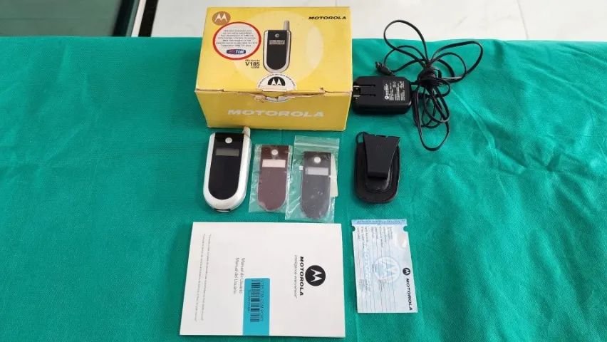 CELULAR MOTOROLA V185 (DEFEITO)  - N13770