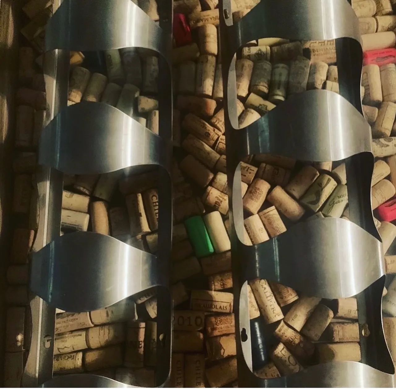Porta vinho de parede decorativo - Foto 2