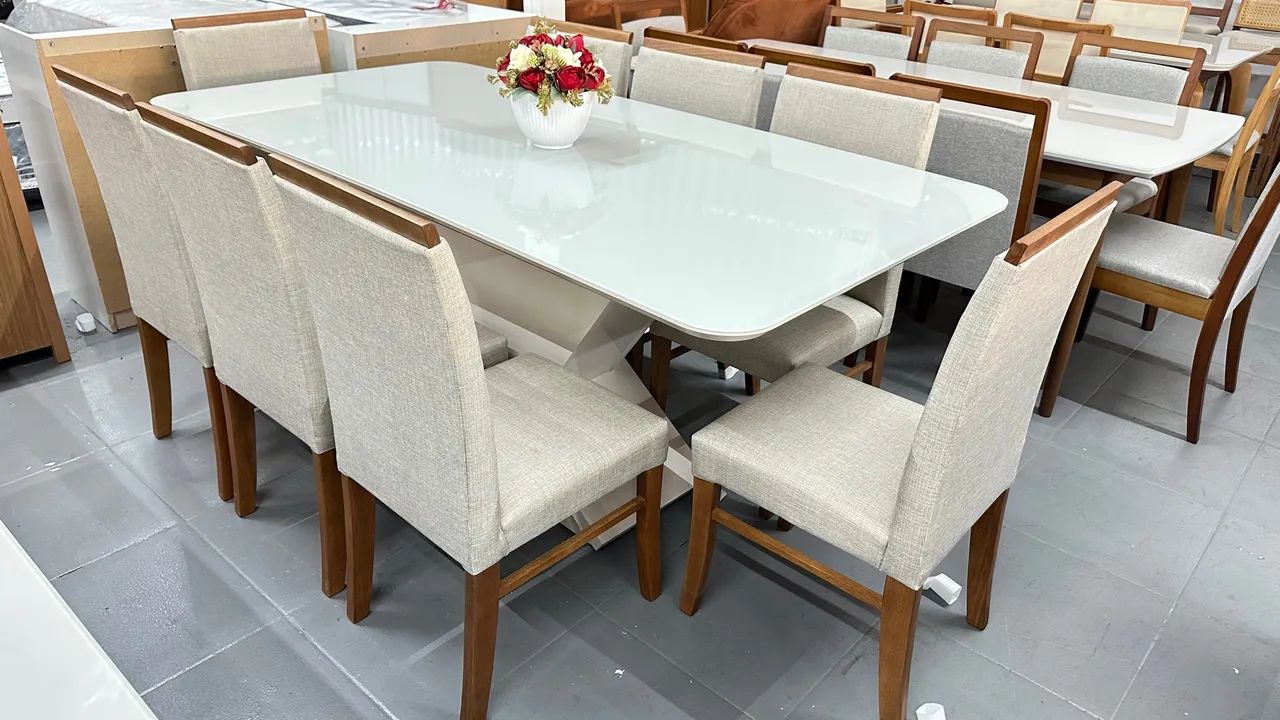 Mesa de Jantar Elegante com 8 Cadeiras madeira 