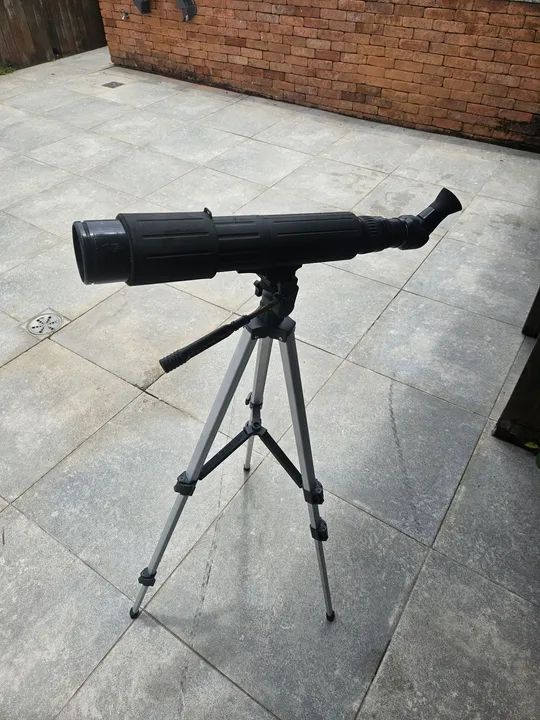 Telescópio com Tripé