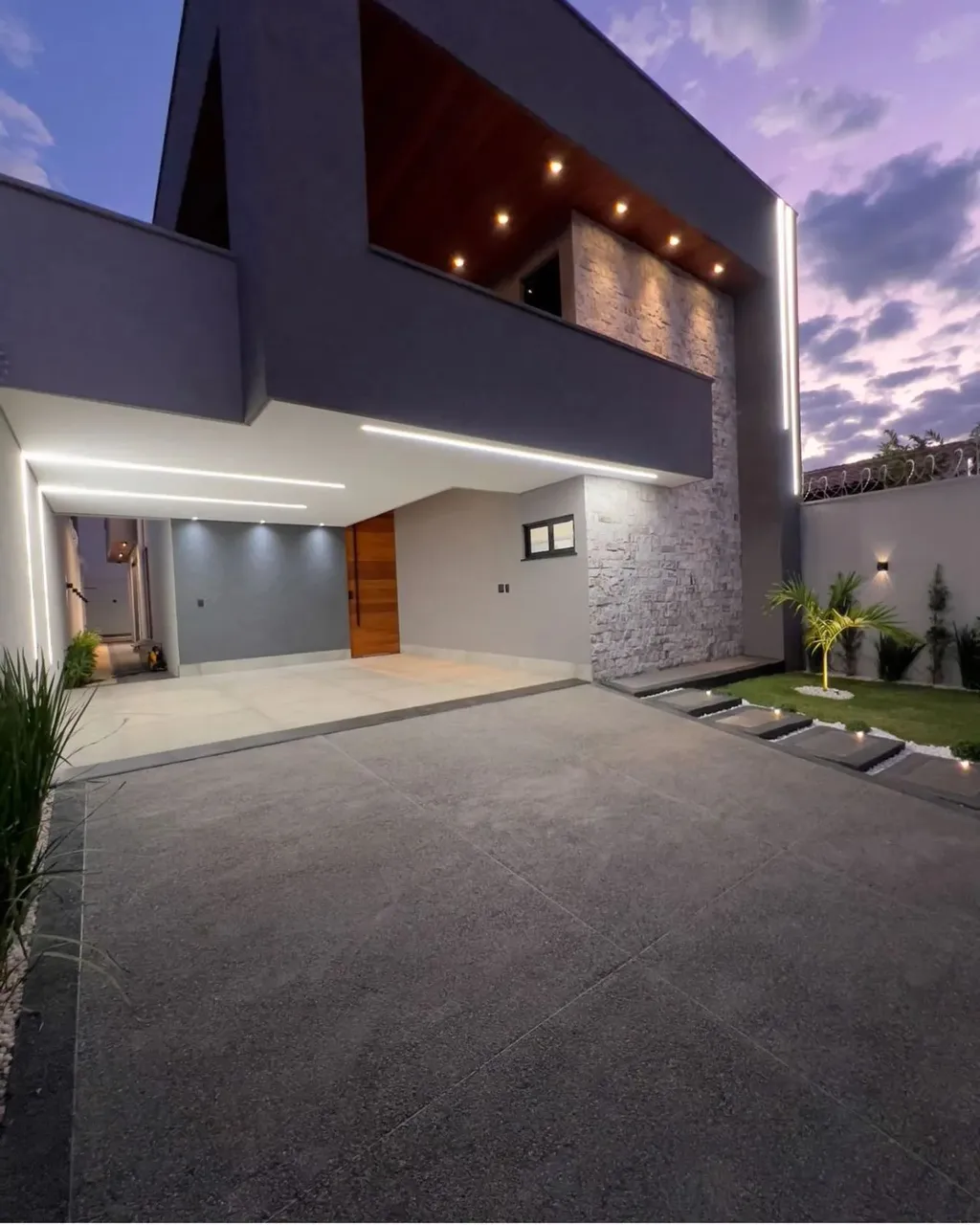 CASA NOVA ALTO PADRÃO 4 SUÍTES PLENAS VARANDA GOURMET PORCELANATO ILUMINAÇÃO LED PISCINA A
