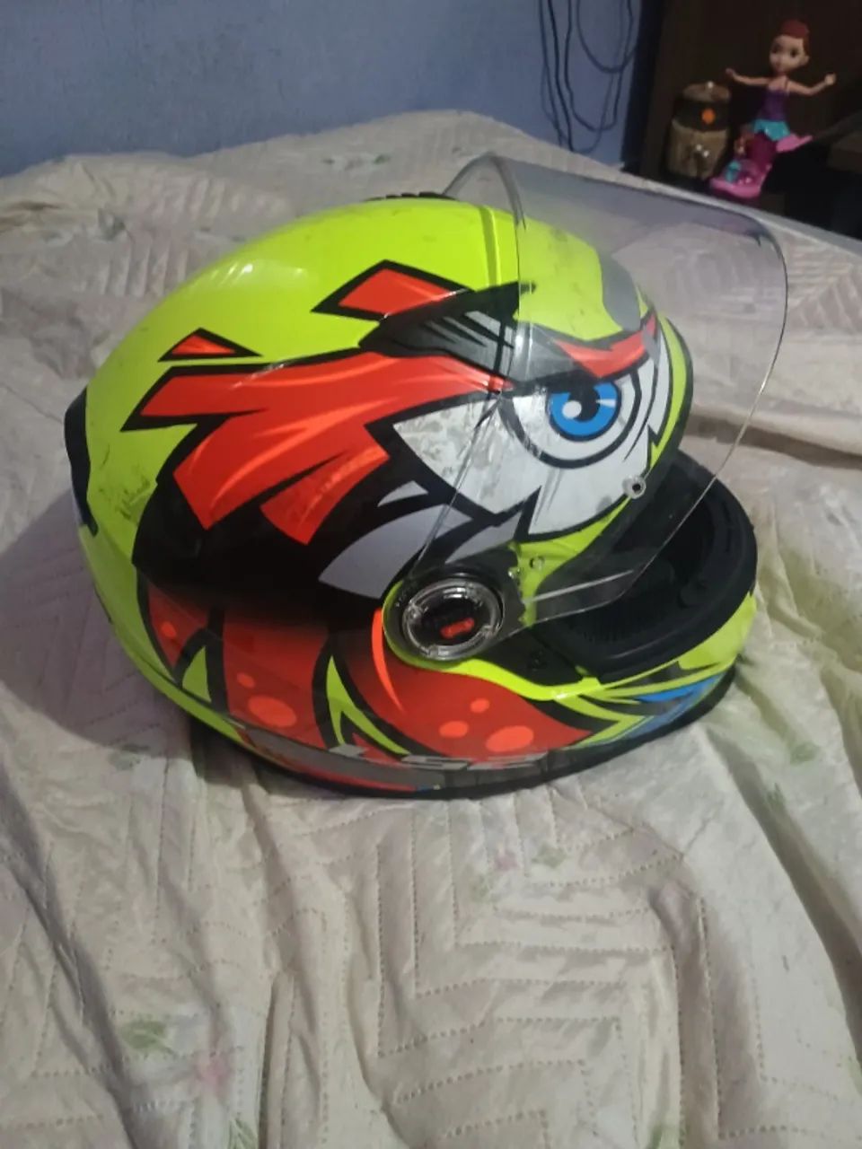 Troco capacete faço jogo em troca - Foto 3