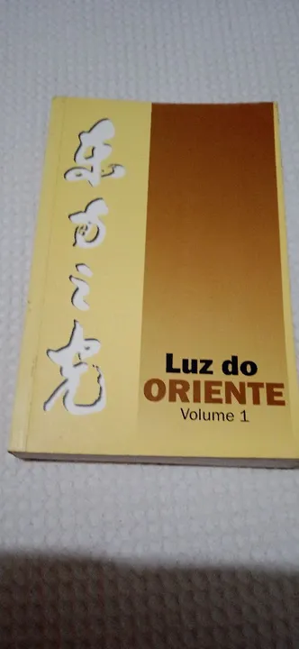 2 livros Luz do oriente 1 e 2