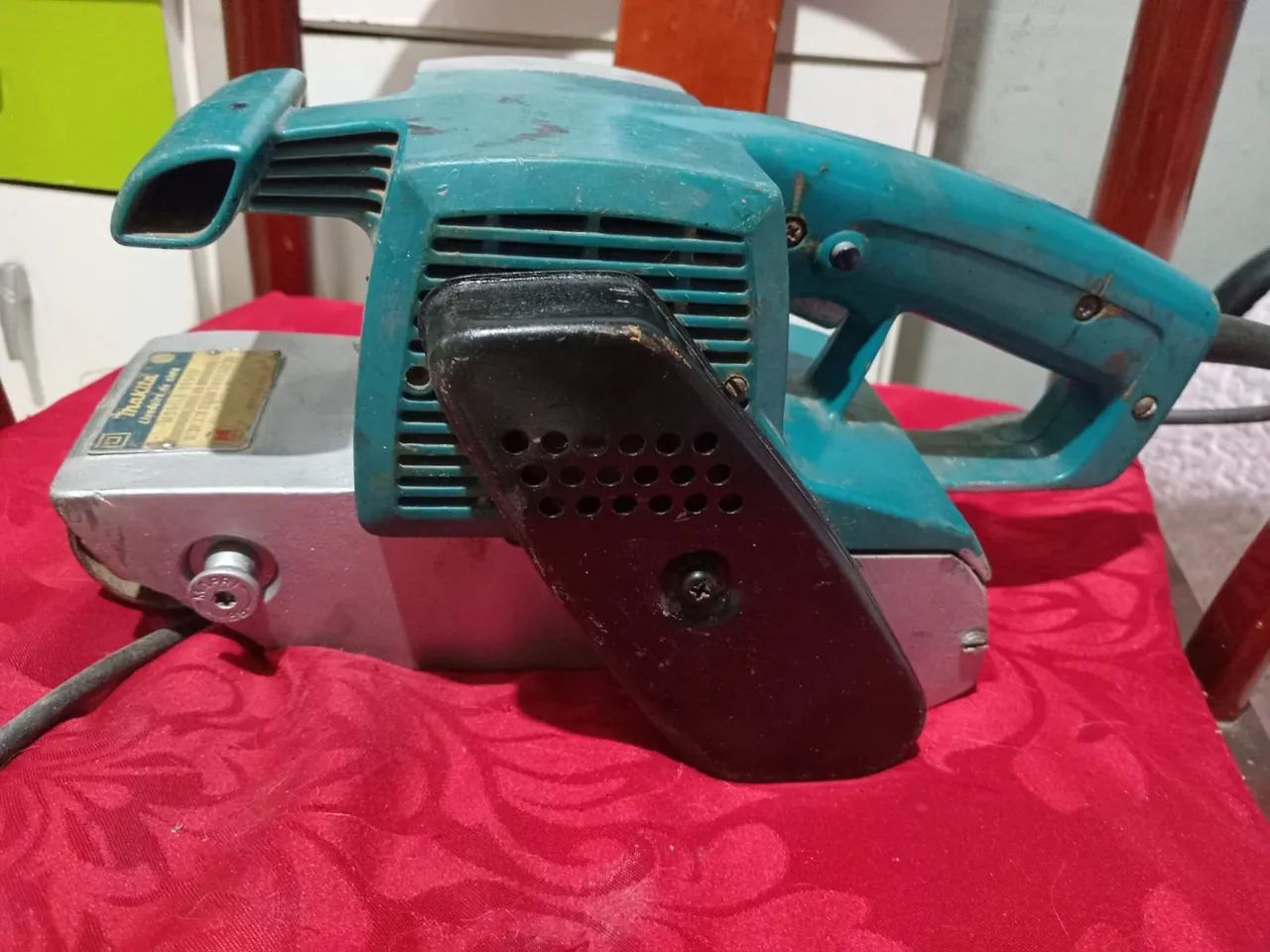 Lixadeira de cinta makita  - Foto 2