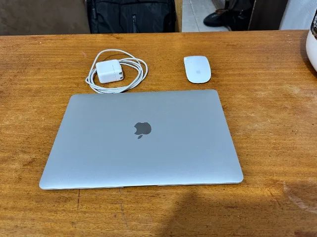 MacBook Air M1 2020 Prata ?8GB RAM | 512GB SSD | Potência e