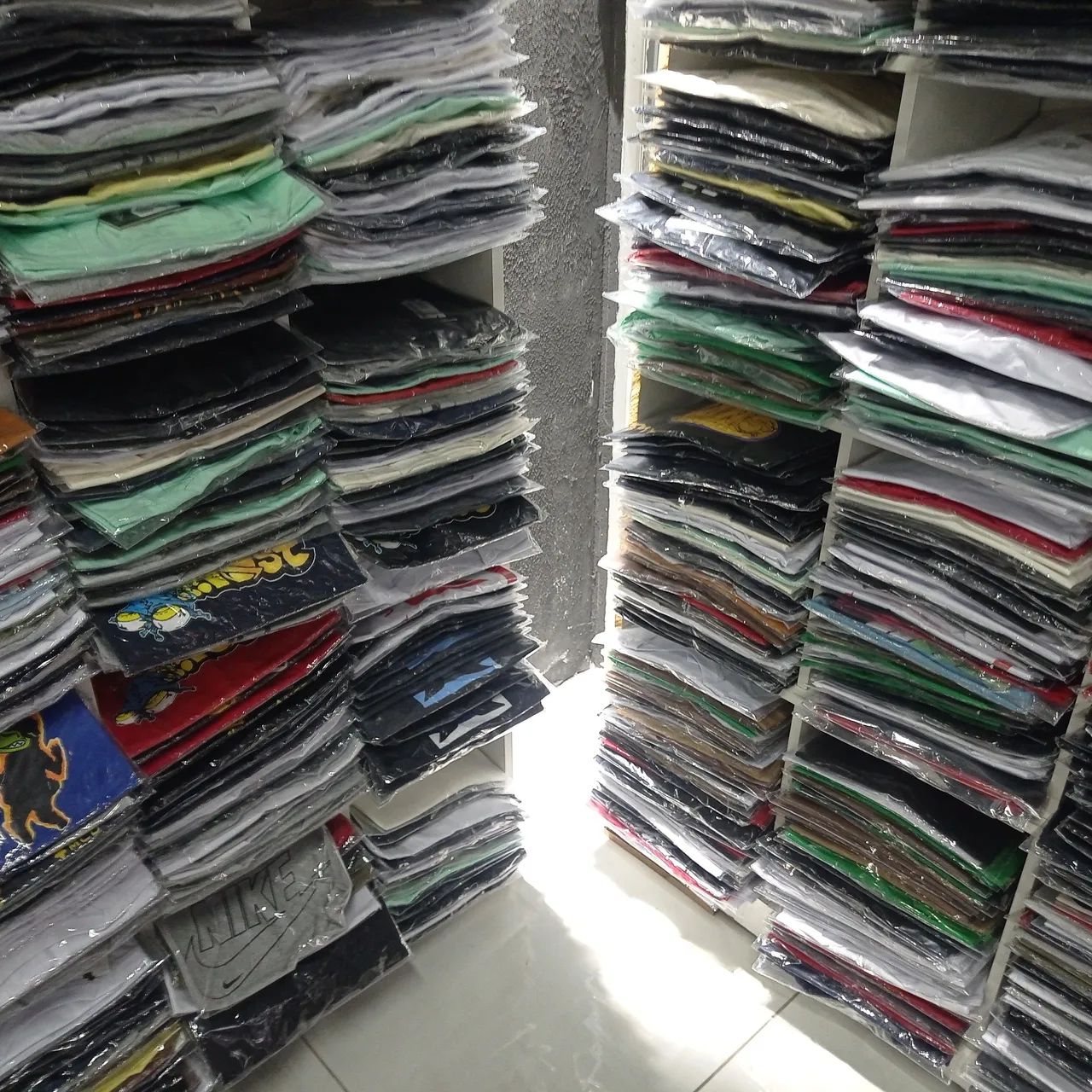 Camisetas Multimarcas Atacado - Várias marcas e tamanhos - Foto 3