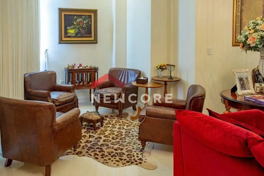 Apartamento em rua 289 - Meia Praia - Itapema/SC