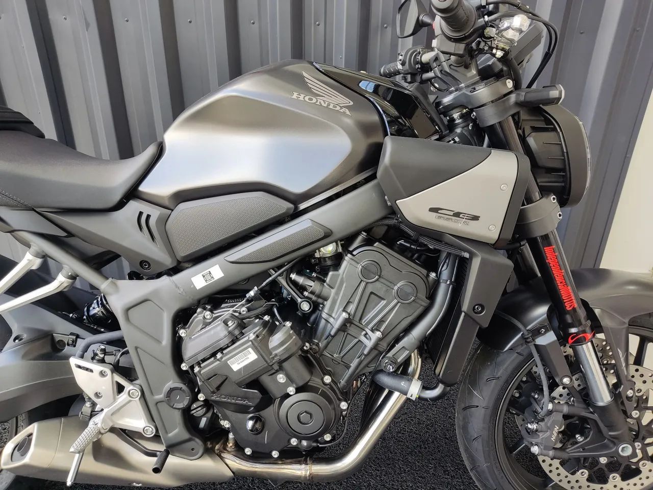 CB 650R E-CLUTCH  - Foto 4