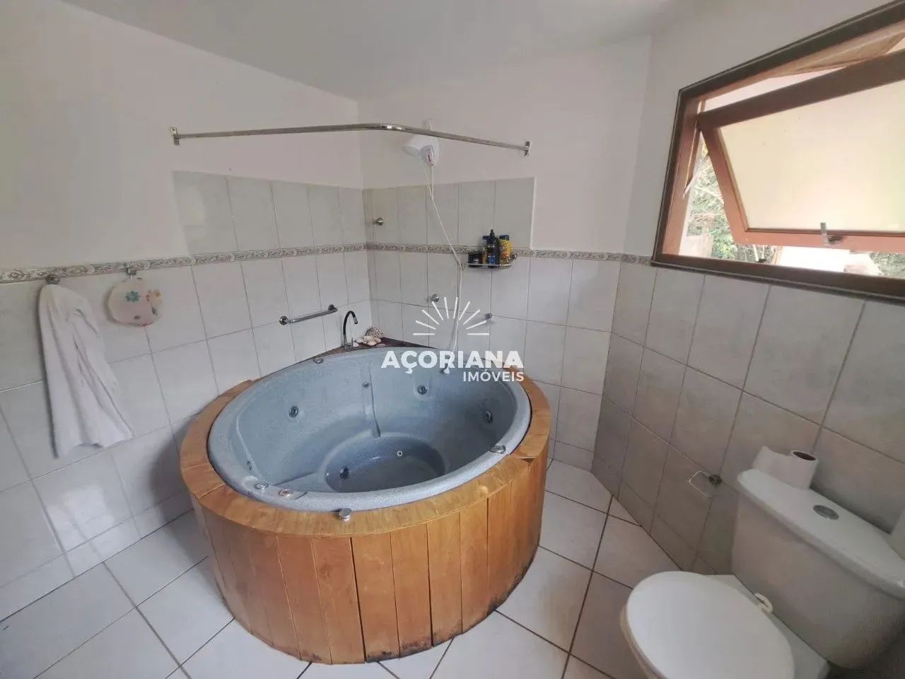 Casa para Locação condomínio fechado no coração do Porto da Lagoa com 4 Suítes, com acesso - Foto 9