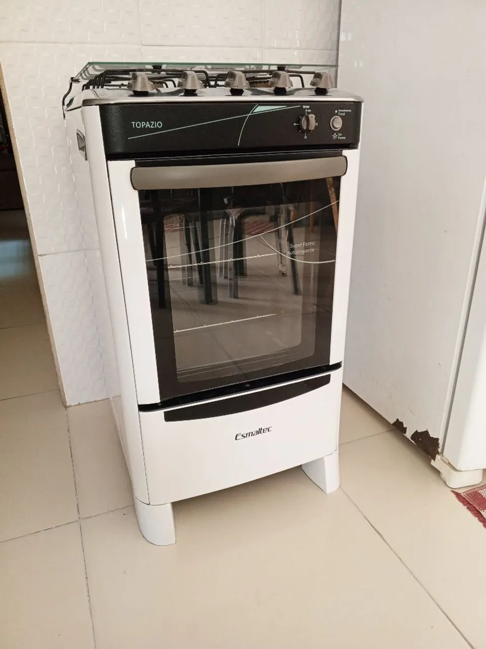Fogão Semi novo, Elétrico, Luz no forno, Faço entrega