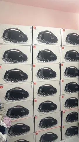 Boombox 3 - Lacrada, 2 anos de garantia e nota fiscal (Não aceito oferta)