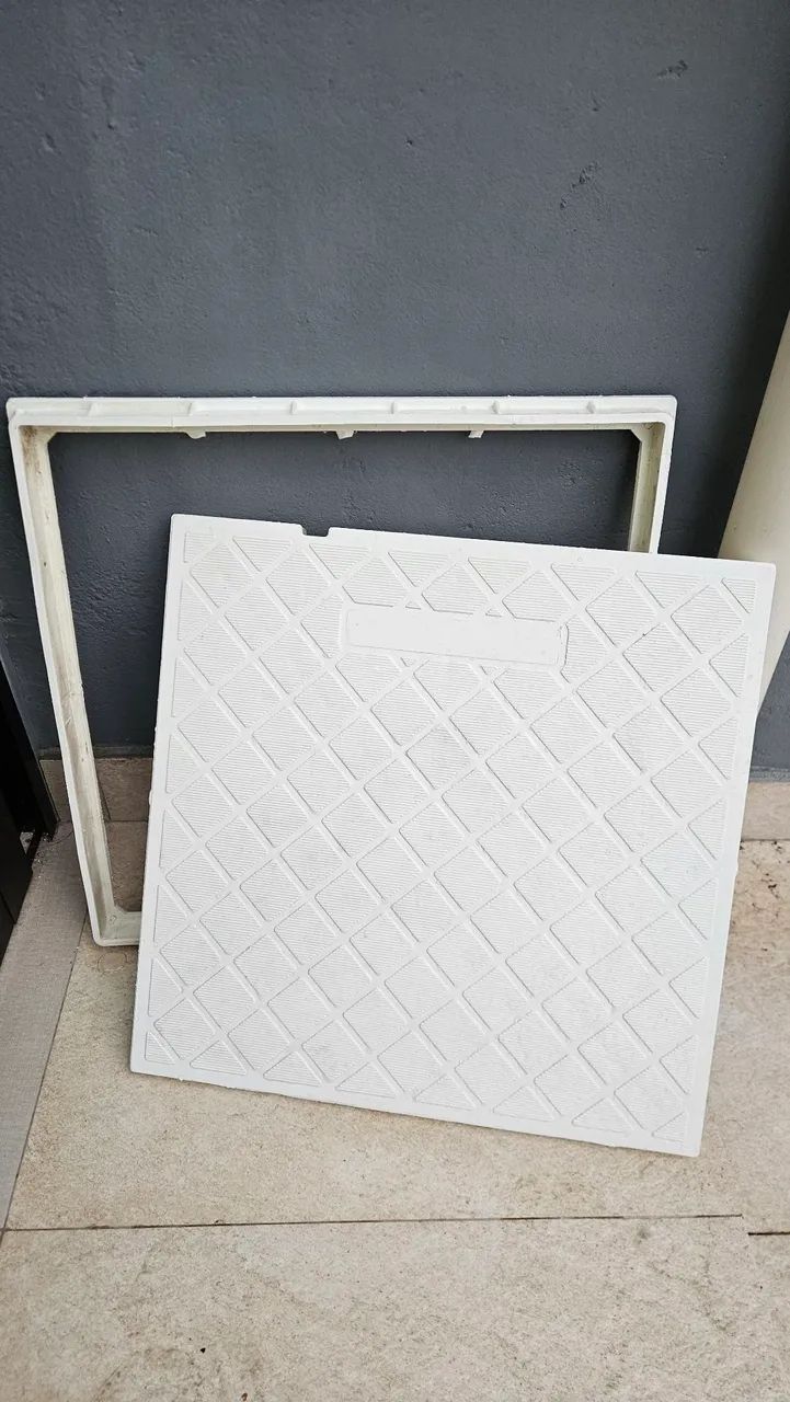 Tampa de esgoto branca 50x50 - Foto 2