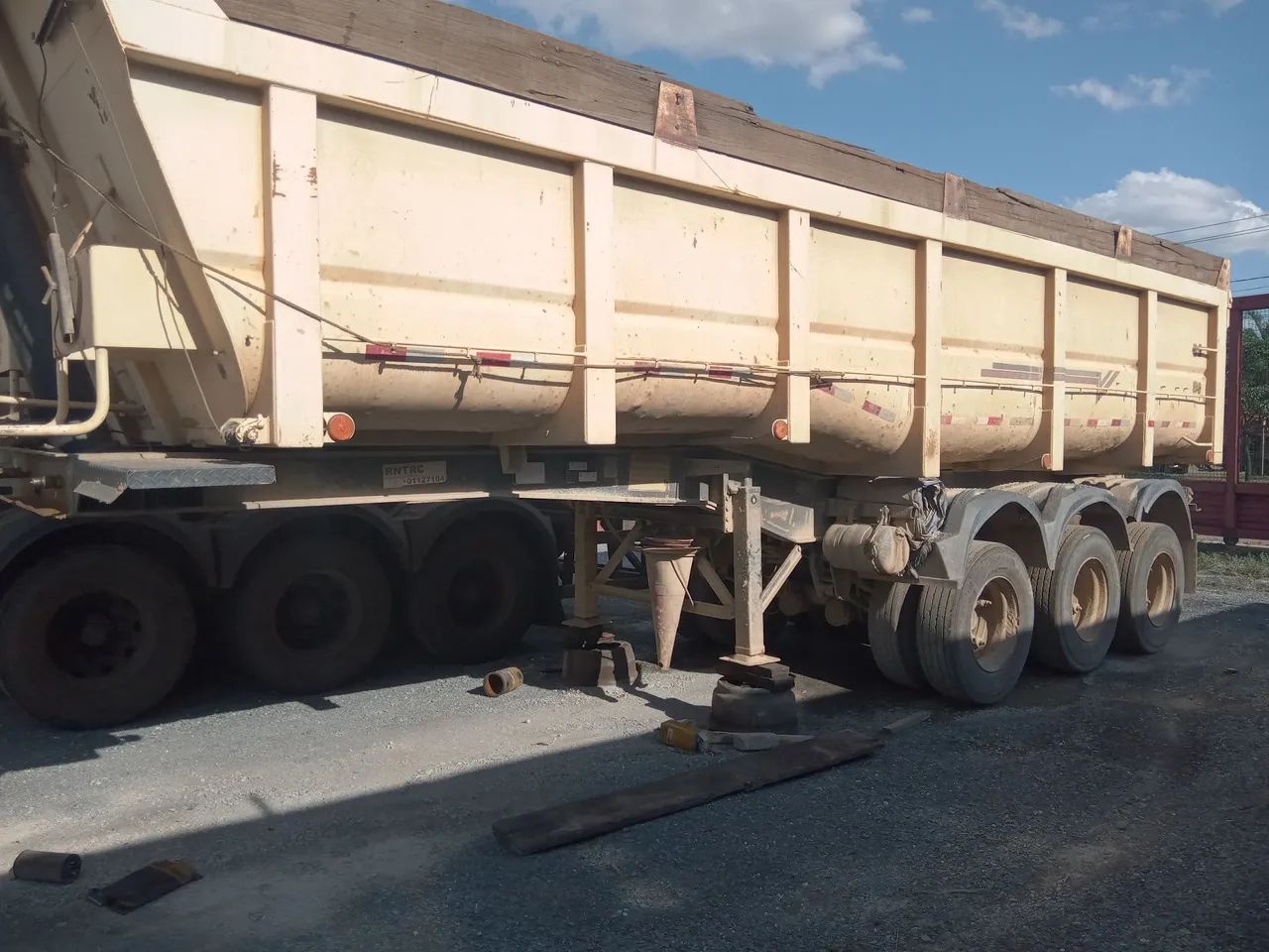 Carreta basculante 3 eixos  - Foto 13