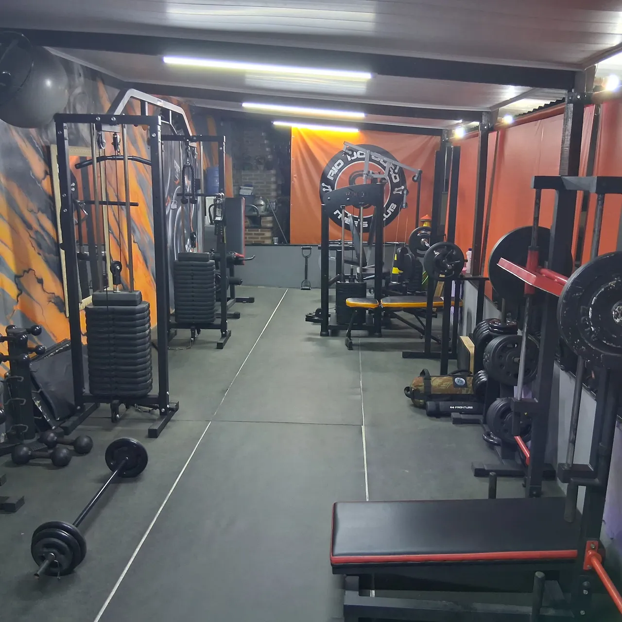 Academia Completa - Equipamentos de Musculação
