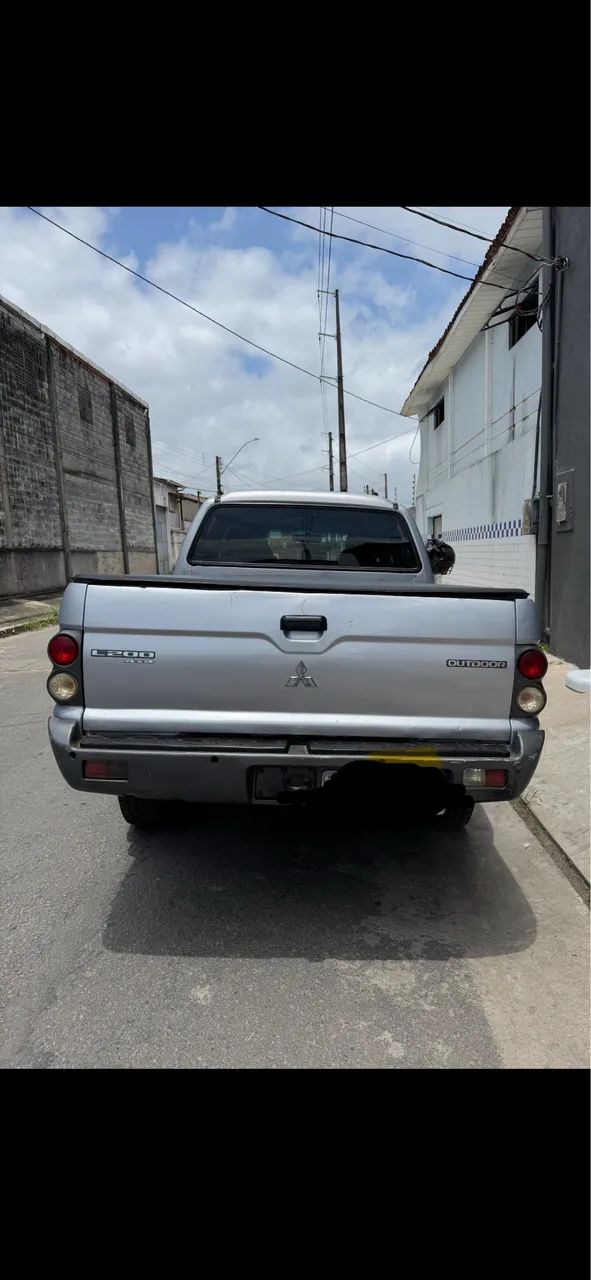 Mitsubishi L200 Outdoor GLS 2.5 4X4 CD TDI Diesel 2009 - Foto 2