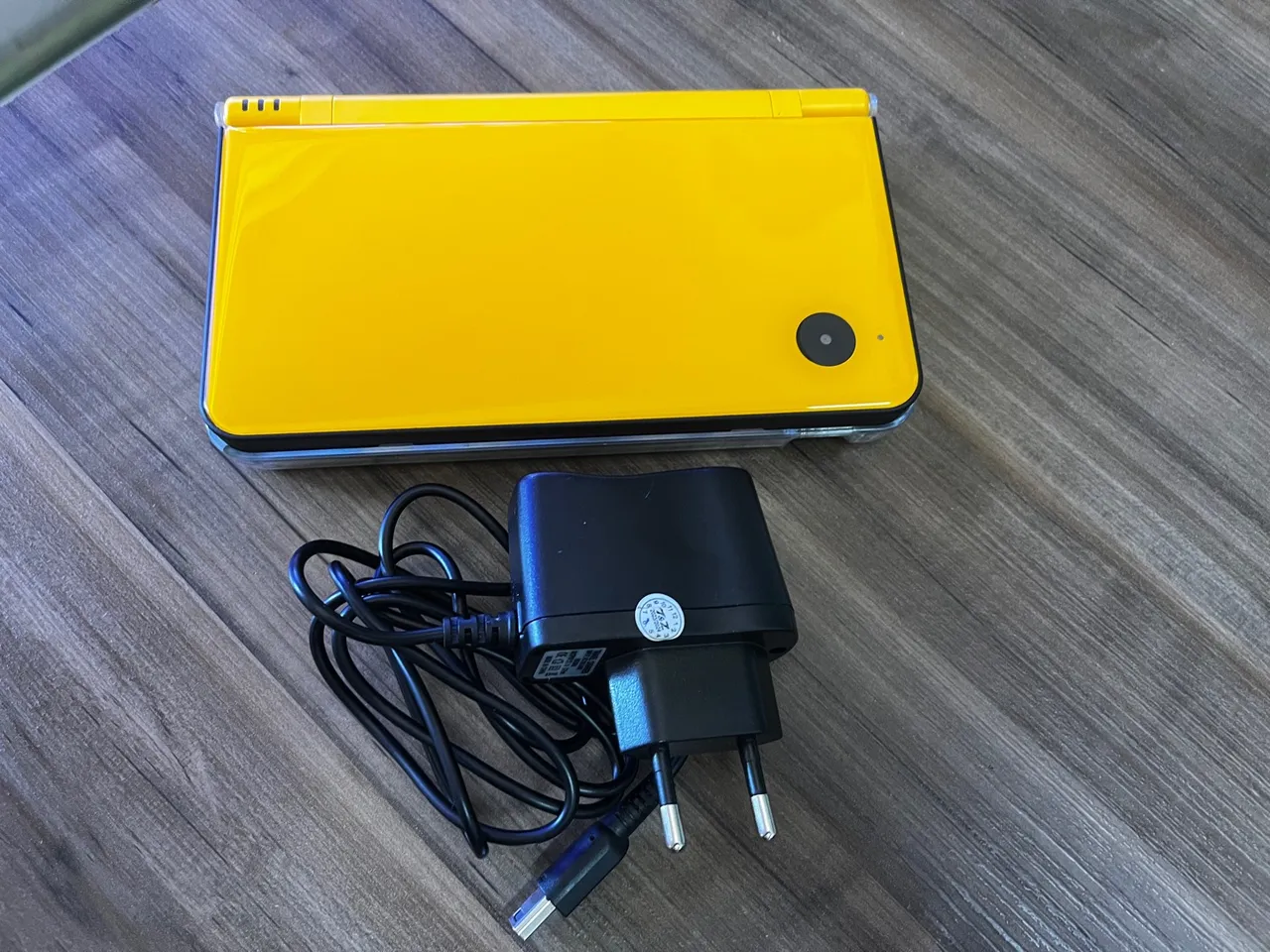Nintendo DSi XL - 80 Jogos