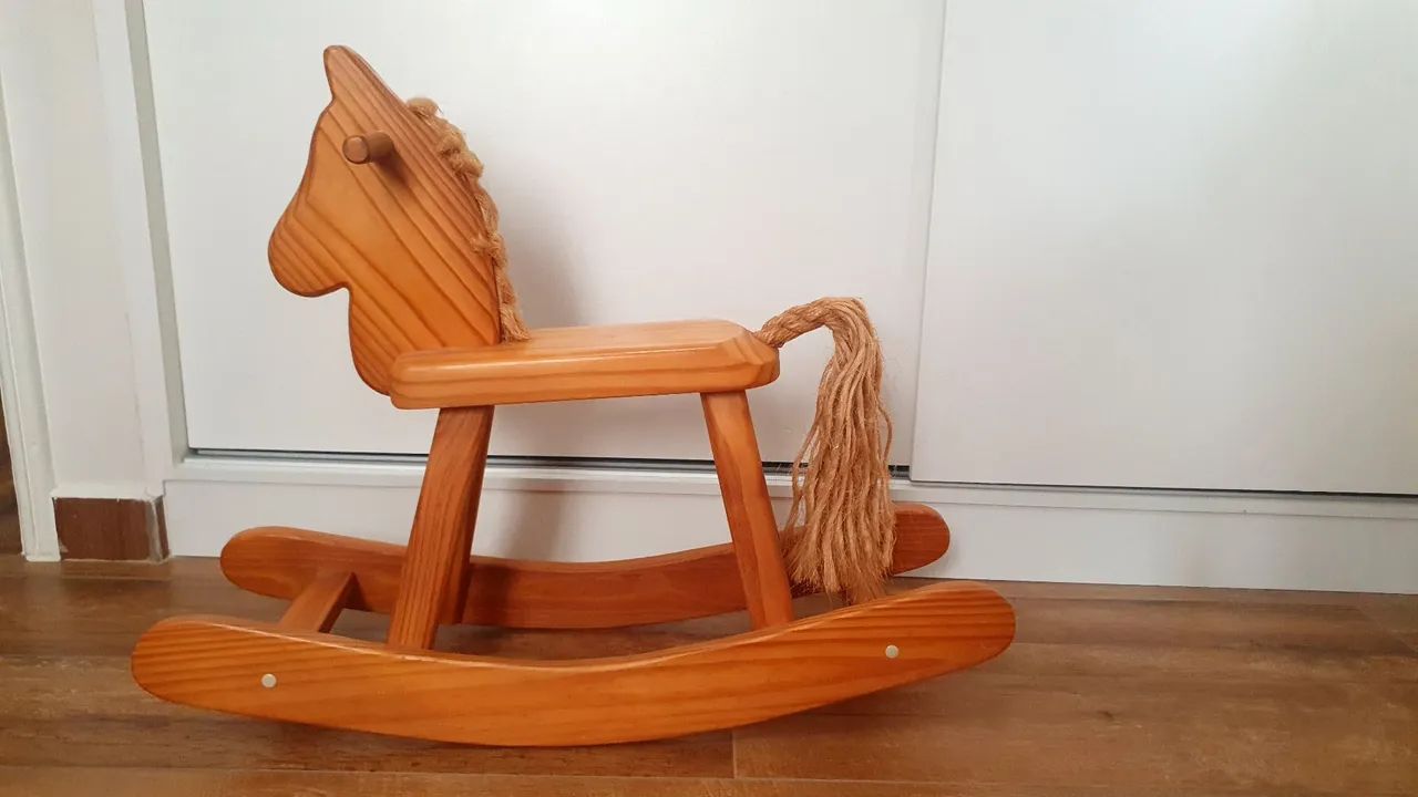 Cavalinho de balanço decorativo