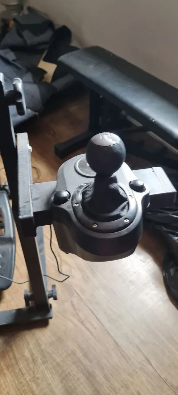 Volante e câmbio Logitech G29 para PlayStation SEM COCKPIT - Foto 2
