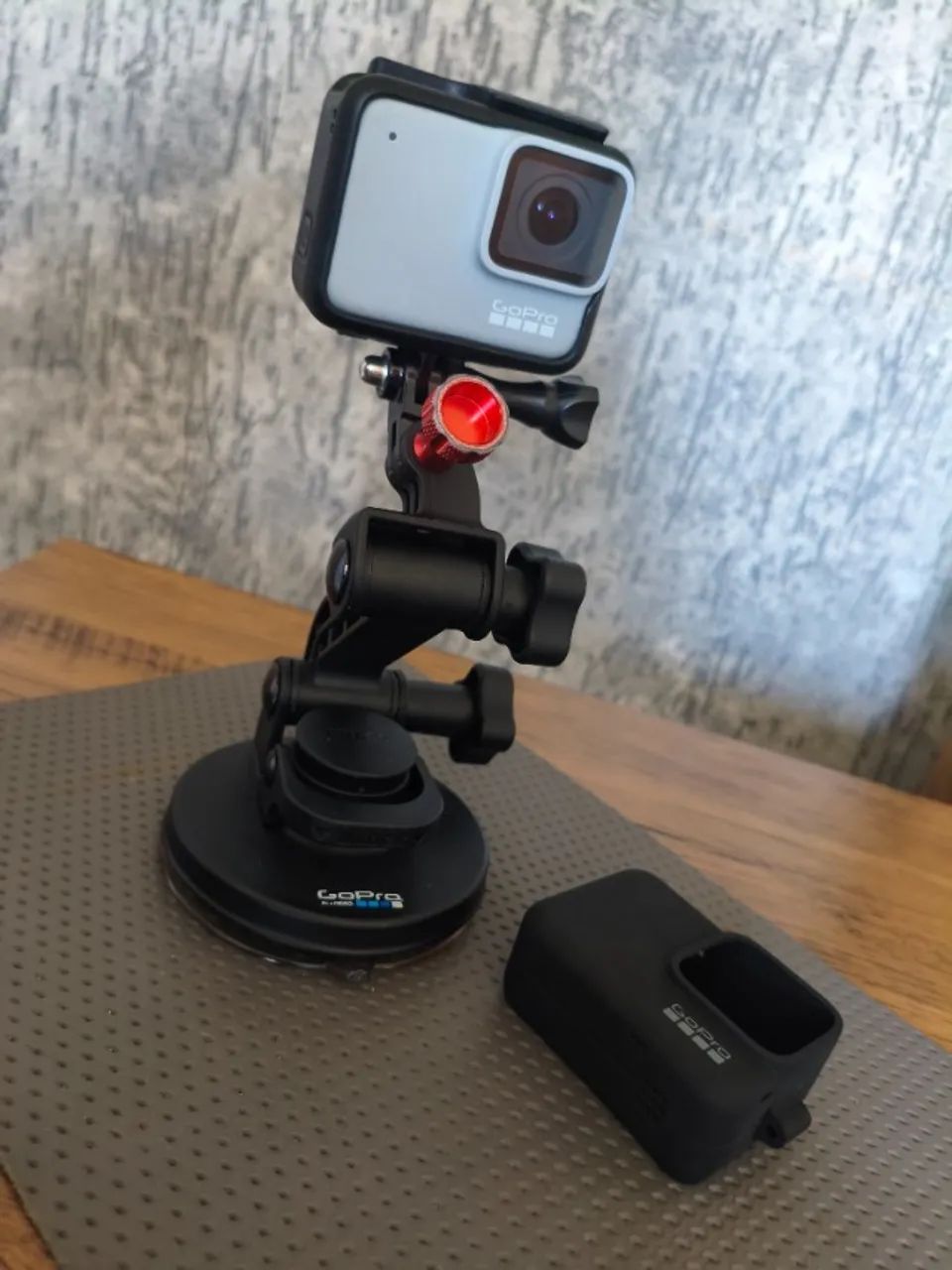 Gopro Hero 7 White - 64gb com Ventosa Original + Acessórios - Foto 5