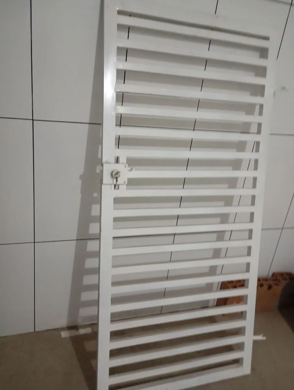 White Carbon Steel Gate64640376102018121