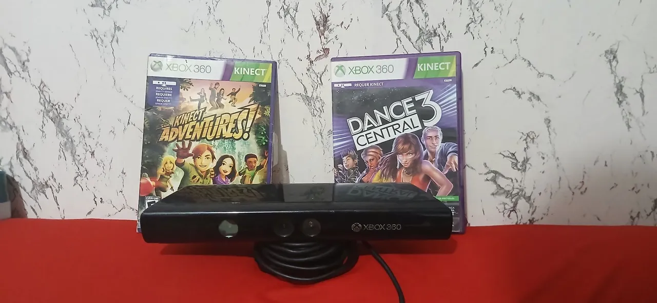 Xbox 360 Kinect + Jogos Kinect Adventures e Dance Central 3