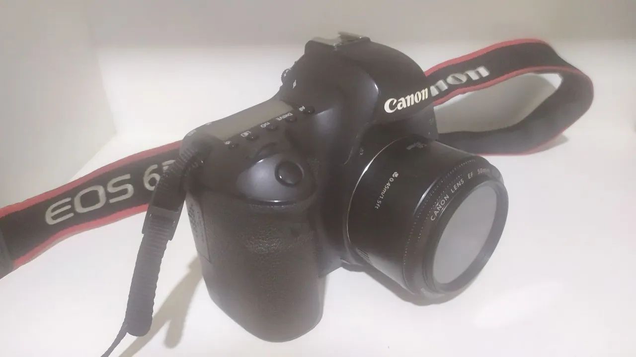 Câmera Canon EOS 6D com Lente EF 50mm